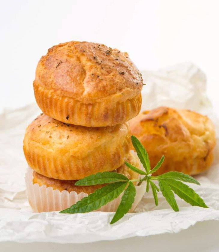 Marihuana na krožniku.