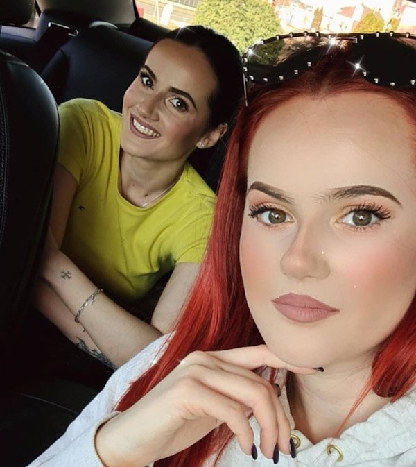 Sandra Aleksić in sestra Jelena - Sanjski moški.