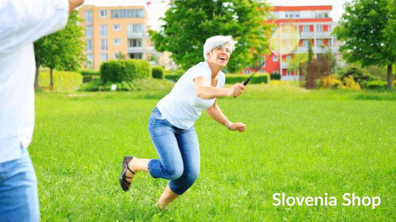 Read more about the article Partnerstvo in odnosi: vaju leta res oddaljujejo?