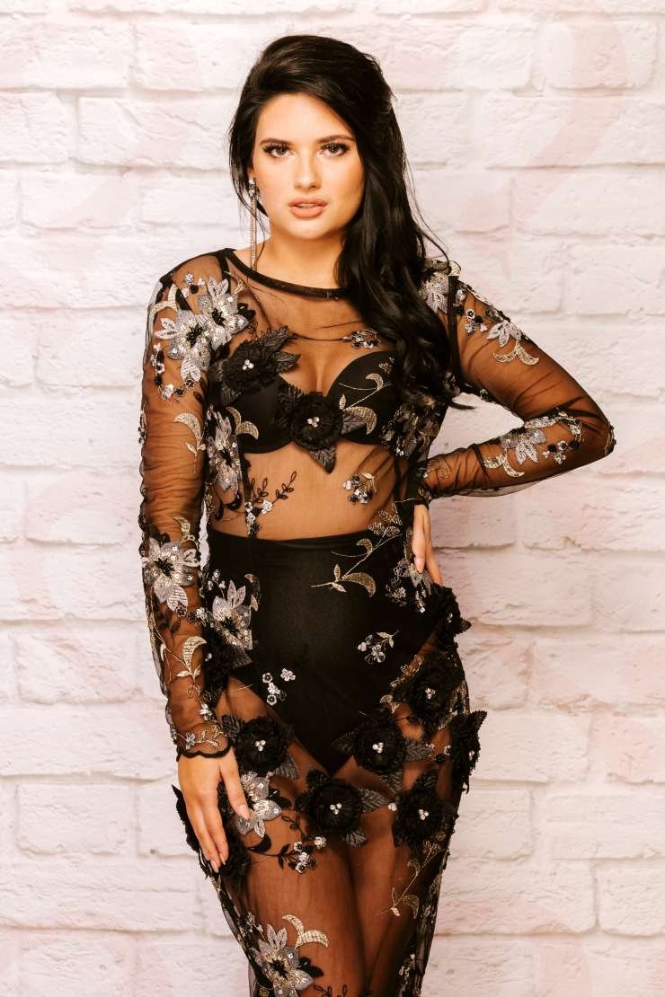 23-letnica,Ana Pusovnik,Delo,denar,erotične,erotične fotografije,fotografije,frizerka,gospodinjska,Gregor Čeglaj,izobrazba,kontrolorka,kuhanje,najemniško,Only Fans,opravila,popoldanski,pospravljanje,prodajalka,profil,proizvodnja,psička,s.p.,sanjski moški,stanovanje,Svet slavnih,ukvarjanje,vizažistka,zaslužek