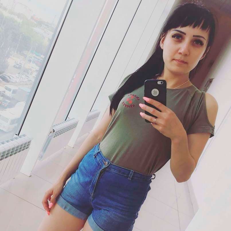 23-letna,Anna Ružankina,aretacija,balkon,Črna kronika,dejanje,deklica,dvigalo,hčerka,izgubila,kazen,kaznivo,kratka,kričanje,majica,mama,mesto,Moskva,ograja,Osumljena,pijana,policija,pripor,Ruska,rusko,Samara,stanovanje,tragedija,triletna,truplo,umor,Življenje