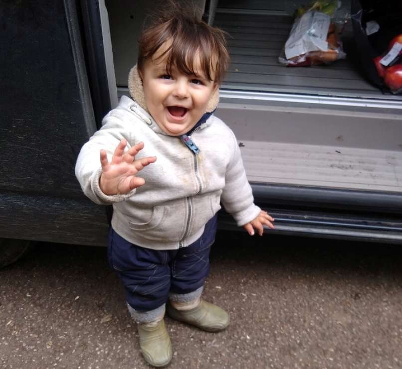 18-mesečni,anglija,Artin Iranežad,čoln,Črna kronika,družina,Francija,Iran,majhen,Malček,mama,migrantska,naplavilo,norveški,obala,oče,otrok,policisti,pot,prečkanje,preliv,Rokavski,sorojenci,sum,tihotapski,truplo,žrtev,truplo, malček