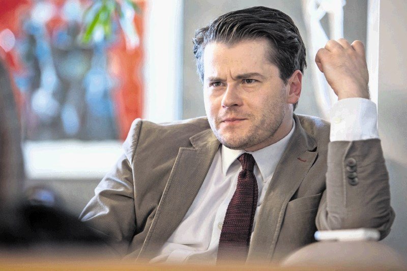 Jure Godler in njegovo ljubezensko razmerje s Portorožem, kjer ga pritegne razgled in vzdušje, ki ga ne najdem nikjer drugje na slovenski obali.