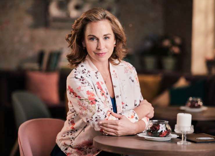 Nina Ivanič, igralka v seriji Najini mostovi je dopolnila 50 let.