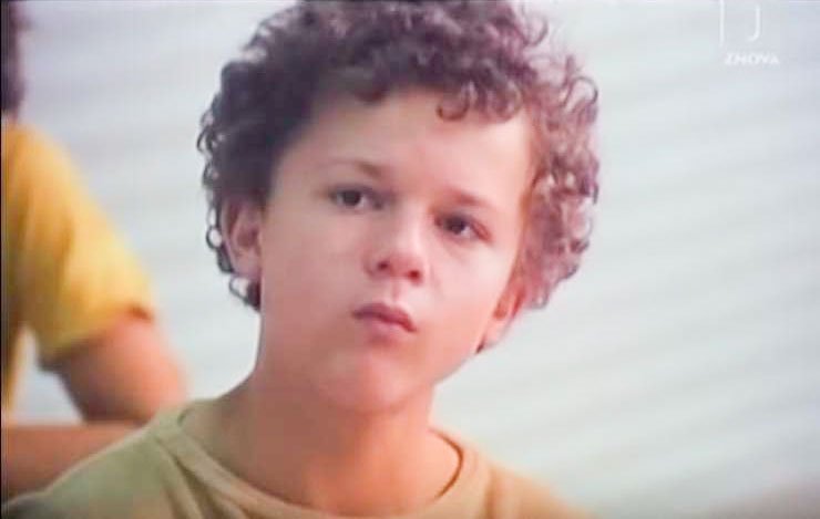 Spomin na tragično preminulega junaka filma  Učna leta izumitelja Polža - film (1982). 