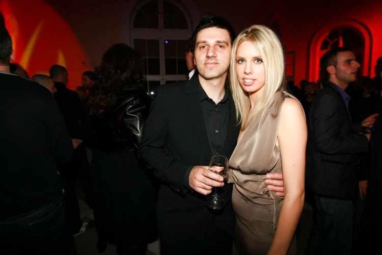 Nekdanja novinarka televizijske hiše POP TV in spletna vplivnica Bojana Ksela Rose je spletni publiki zaupala, kako hude trenutke je njihova družina doživela v minulih dneh. Starša zaradi hudih skrbi, sin Dan pa zaradi bolečin, ki jih je junaško premagoval.