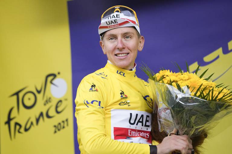 Pogačar je letos zabeležil 12 zmag, dobil je tri etape na Touru, kjer je ob skupni zmagi osvojil tudi majici za najboljšega gorskega kolesarja in z 22 leti tudi za najboljšega mladega kolesarja. Pred tem je dobil UAE Tour, dirko Tirreno-Adriatico in dirko po Sloveniji, legendarna pa je njegova zmaga nad Francozom Julianom Alaphilippom na dirki Liege-Bastogne-Liege. Temu je dodal še olimpijski bron na cestni dirki v Tokiu.