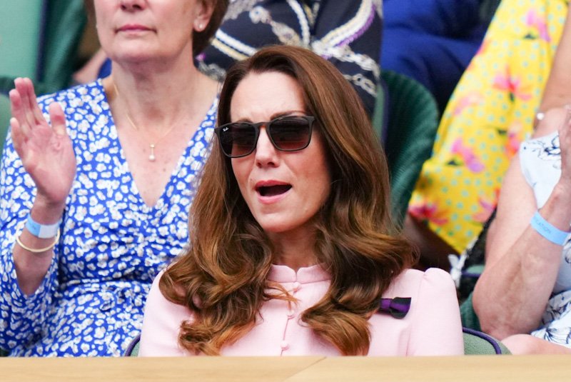 Vojvodinja Kate Middleton, žena britanskega prestolonaslednika Williama je očitno našla dober način za premagovanje kraljevskega stresa. Slednjega v zadnjih letih, predvsem zaradi svaka Harryja in žene Meghan na dvoru res ni primanjkovalo.