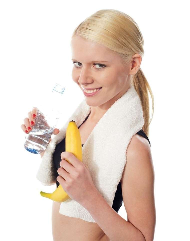 Banana in hujšanje? Ja, natanko tako. Čeprav se vam morda zdi neverjetno, da bi vam lahko banane pomagale stopiti kilograme, pa naj vam razkrijemo, da je slasten sadež odličen naravni topilec maščob in pospeševalec metabolizma.
