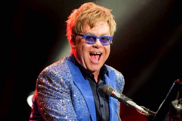 Sir Elton John je odpovedal svojo za leto napovedano poslovilno evropsko turnejo Yellow Brick Road, za kar je kriv nesrečen padec.