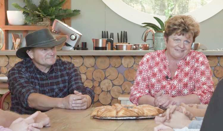 Letos bo Nada Zorec že četrtič bdela nad kmeti v šovu Kmetija. Ko jo vprašamo, ali je sčasoma, iz sezone v sezono, postala bolj stroga ali morda bolj popustljiva do kmetov in kmetic, medtem ko opravljajo naloge, ki jih določa, odgovori: To je pa čisto odvisno od kmetov.