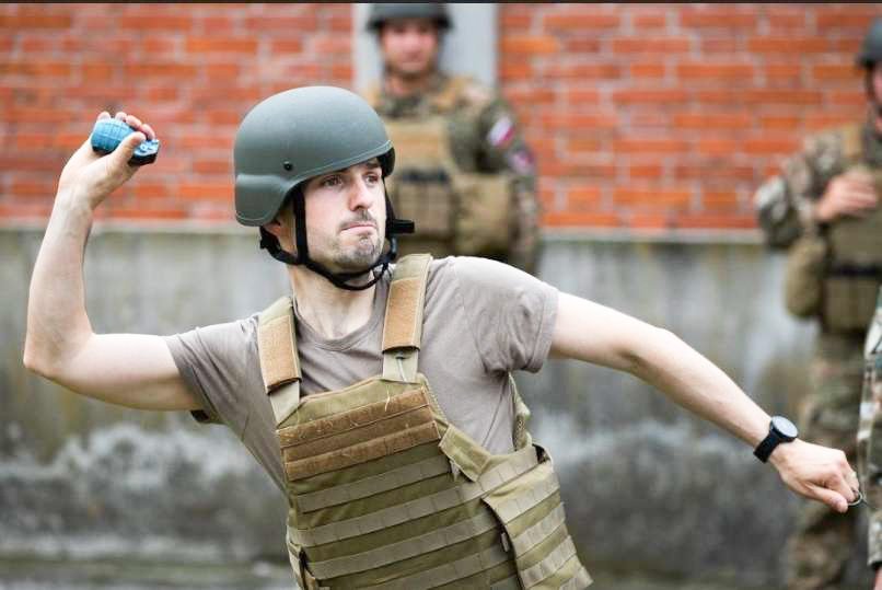 V tem času je stranka plačala 17.257 evrov za sponzorirane objave, kar v povprečju znese približno 616 evrov na teden. To je za dobrih 100 evrov manj kot trenutno znaša najnižje zagotovljena mesečna plača v Sloveniji.