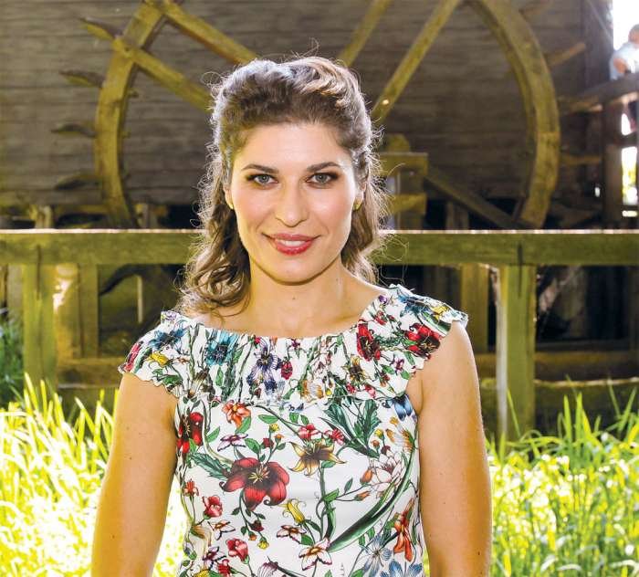 Natalija Bratkovič ne skriva, da je velika ljubiteljica športa, kar lahko opazimo tudi med pogledom na njena družbena omrežja.Za šport jo je navdušil njen zaročenec Dejan Vajs, nekdanji svetovni prvak v kickboxu, ki ga je pričela trenirati tudi sama.
