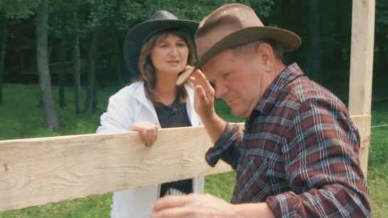 Nadina navodila si je skupaj z merami natančno zapisala in načrte predala v roke 'delovodij', sama pa bo bdela nad splošno organizacijo ter delovno vnemo članov družine.