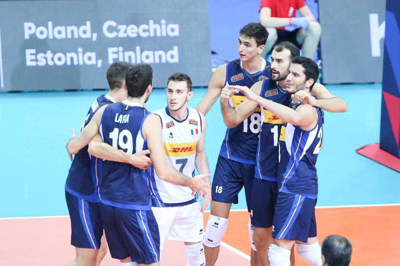 Po Sofiji 2015, ko je bila boljša Francija, in Parizu 2019, takrat so morali priznati premoč Srbom, danes slovenski odbojkarji upajo, da se bo tokrat uresničil pregovor: v tretje gre rado in da bodo osvojili še tako želeno zlato kolajno. Tokrat se bodo za njo merili z Italijani.