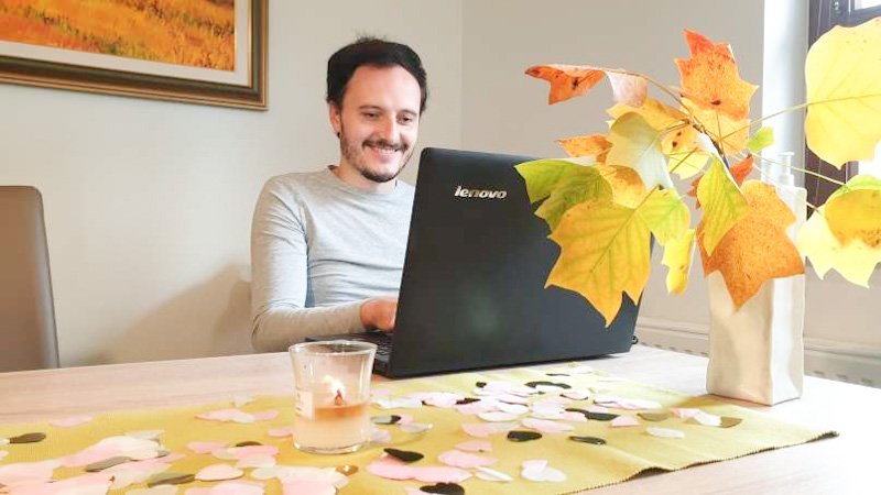 S prihodom sina, ki mu je ime Lev in družinskega življenja pa so se glavnemu Modrijanu spremenile tudi vrednote. Blaž Švab zato danes ne skriva, da je bila včasih njegova vrednota 12-urni delovnik. Zdaj pa prisega na vrednoto, da dela štiri ure in čim več časa preživi s sinom.