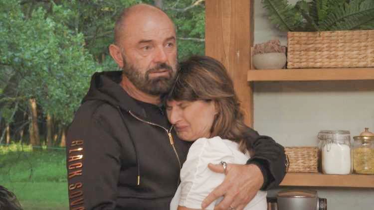 Ko Jana povprašamo, komu bi privoščil zmago v šovu Kmetija, nam odločno pojasni, da ni nihče od tekmovalcev njegov favorit, nato pa razkrije, kaj ga je privedlo do takšnih občutkov.