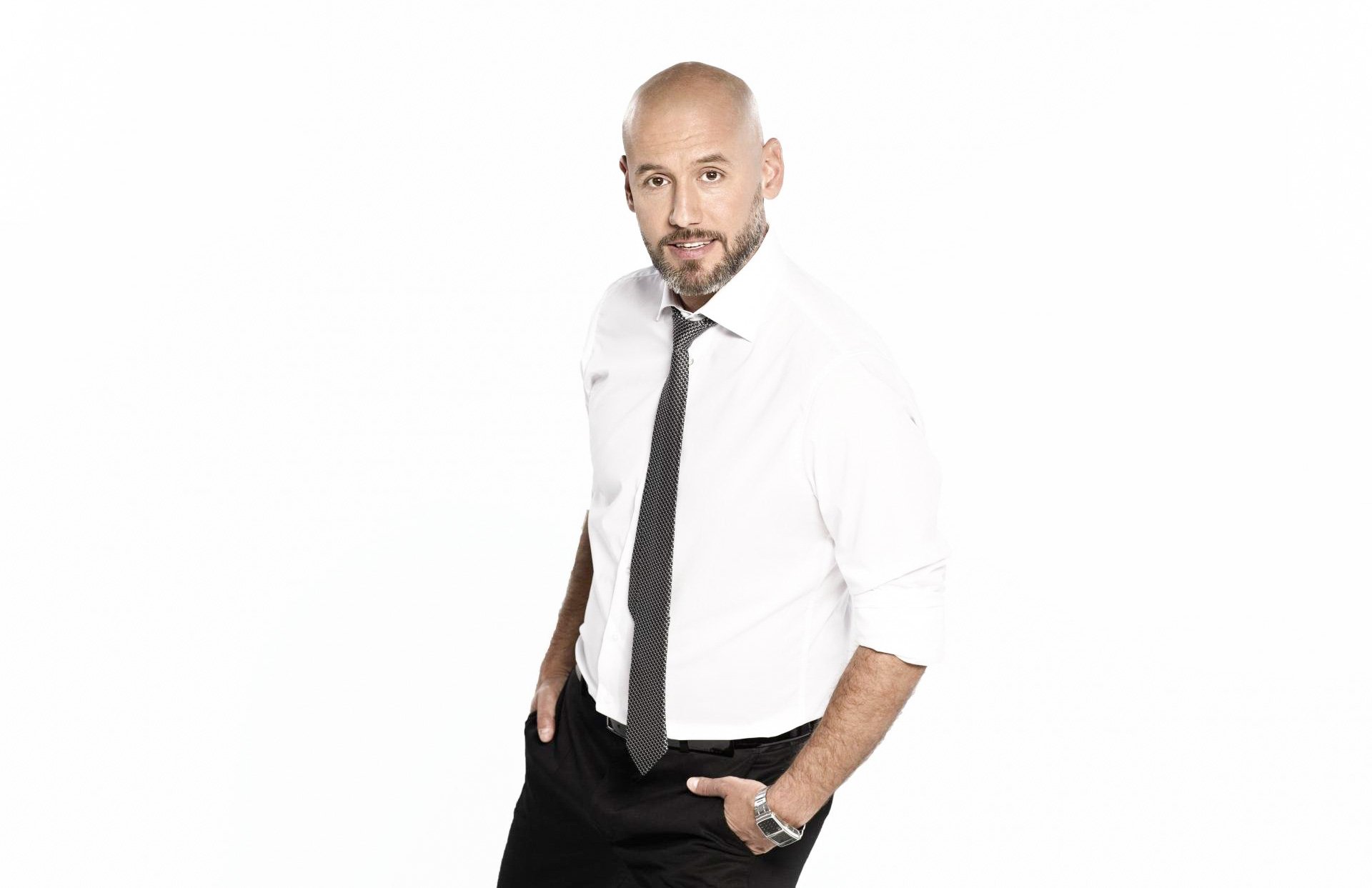 A, kot pravi star pregovor, vse teče in vse gre naprej, izjema pri tem niso niti televizijci. Peter Poles je eden tistih, ki so skozi leta z nami zelo pogosto, videvamo ga v različnih oddajah na Pop TV, od Dneva najlepših sanj do Slovenija ima talent.
