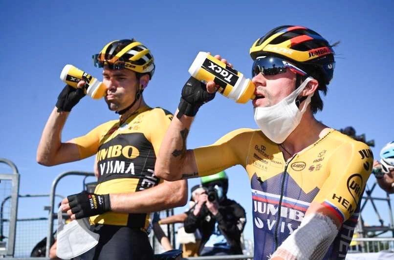 Tom Doumolin, ki se je velikokrat izkazal za izjemnega pomočnika, naj bi prekinil pogodbo z Nizozemci in v letu 2022 tekmoval za Team BikeExchange, za katerega vozi Luka Mezgec.