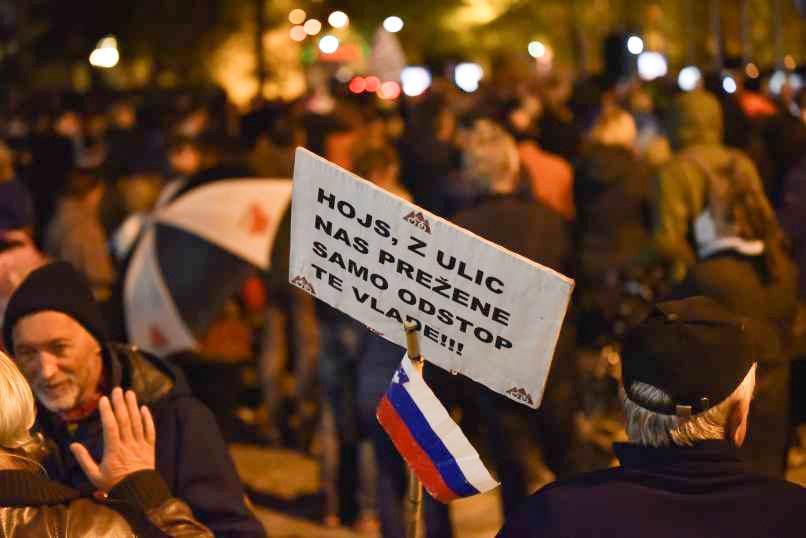 Petkovi protestniki so tokrat opozorili na varovanje človekovih pravic in spoštovanje vladavine prava.