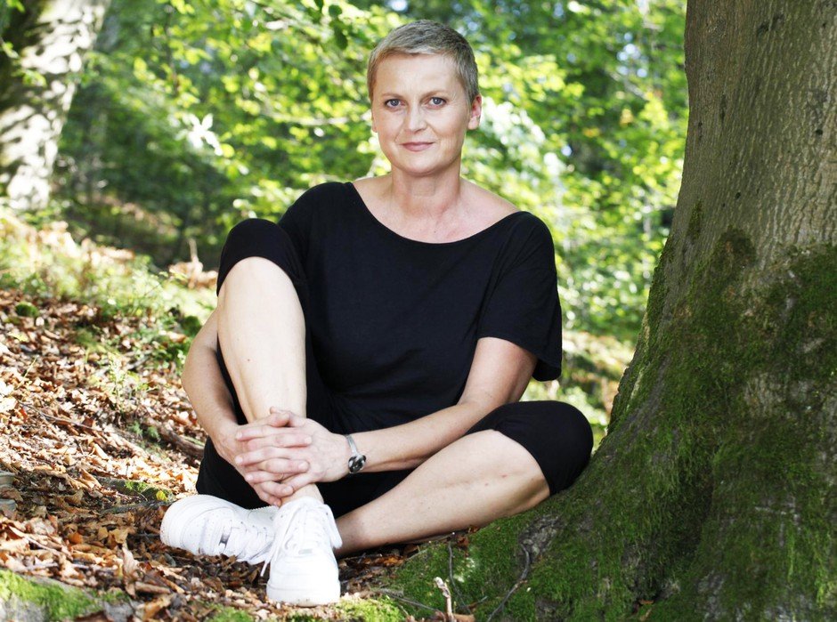 Igralka Alenka Kozolc - Pomagal mi je in še vedno mi pomaga nasvet, naj živim dan po dan. Pa tudi dejstvo, da me, razen v času te komplikacije, ni zares nič bolelo. Da sem dobro prenašala tudi kemoterapijo. Nimam pojma, kaj je bilo ključno za mojo ozdravitev.