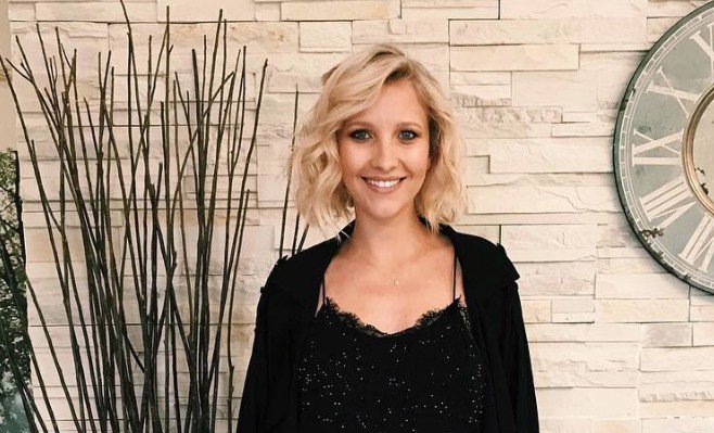 Anela Šabanagić pa je v zadnjih mesecih večkrat naredila izjemo in vsaj delno pokazala obe deklici. Tokrat med jesensko vožnjo s kolesom in sprehodom. Na fotografijah seveda ni pokazala obrazov svojih deklic, je pa pokazala kar nekaj utrinkov med vožnjo s kolesom in uživanjem v naravi.