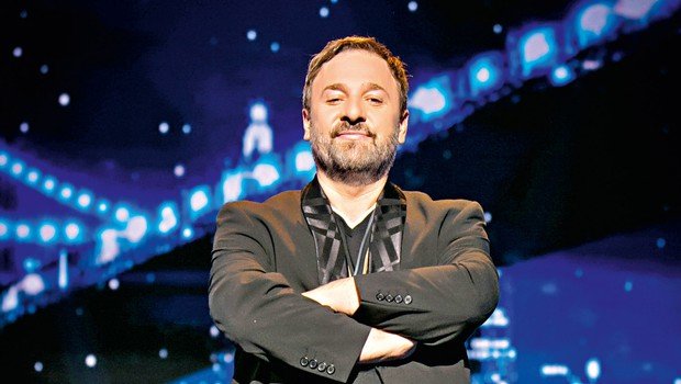 Bojan Emeršič v Têlenoveli od vloge gospoda s pumpe do direktorja televizije