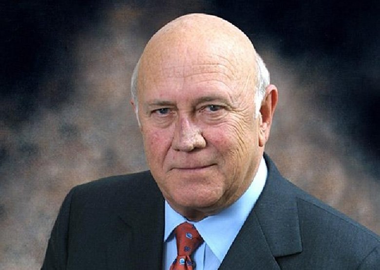 Zadnji belopolt predsednik Republike Južne Afrike - Frederik Willem de Klerk je umrl v četrtek zjutraj na svojem domu v Cape Townu. Leta 1993 si je z Nelsonom Mandelo delil Nobelovo nagrado za mir.