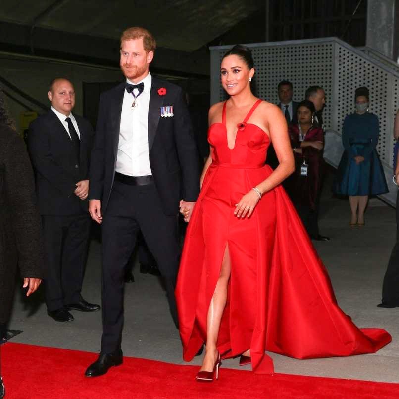 Princ Harry in njegova žena Meghan Markle sta se udeležila svečanega dogodka, na katerem so večer pred praznikom veteranov v ZDA in ob angleškem prazniku Remembrance Day oziroma dnevu spomina počastili veterane.