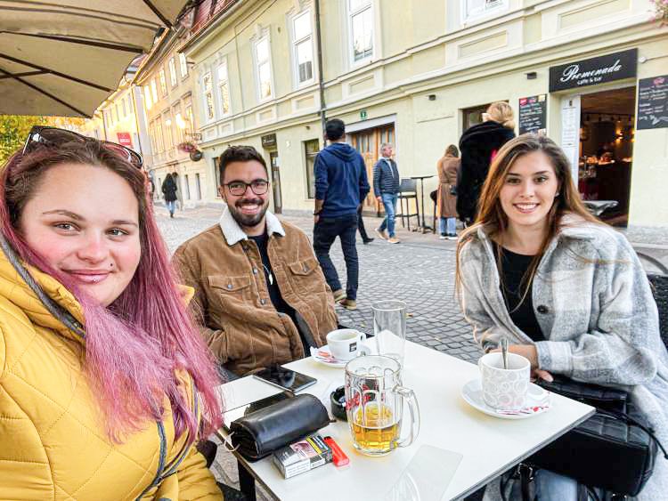 Karin Lipovnik, Gino Podgornik in Tjaša Vrečič - Ko smo prišli domov, me je fant zelo lepo sprejel. Pomenila sva se o vsem. Hvaležna sem bila tudi, da je prišel na obisk na kmetijo in da je lahko videl, kako dejansko stvari potekajo. Žal pa sva po več premišljenih pogovorih sprejela skupno odločitev, da je boljše da greva narazen.