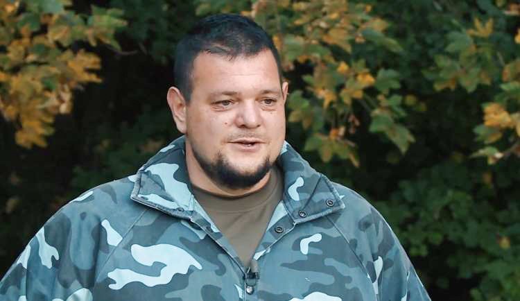 Ko smo z Matejem Kržičem, ki ga lahko spremljate v oddaji Ljubezen po domače, klepetali o njegovi strasti do avtomobilizma in strojništva, nam je omenil, da je med šolanjem za strojnega tehnika spoznal svojo prvo ljubezen.