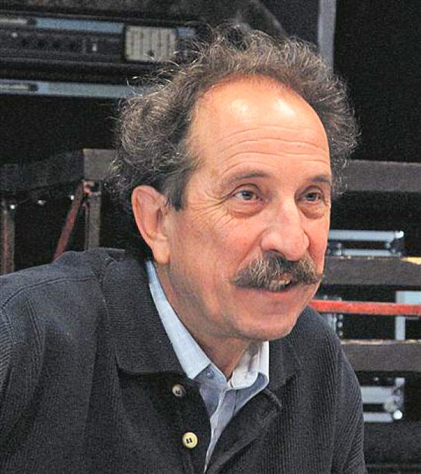Tonči Kuzmanić - Med drugim je bil urednik Časopisa za kritiko znanosti, raziskovalec na Inštitutu za sociologijo, predavatelj na Fakulteti za družbene vede in naposled izredni profesor na Univerzi na Primorskem, so našteli na inštitutu.