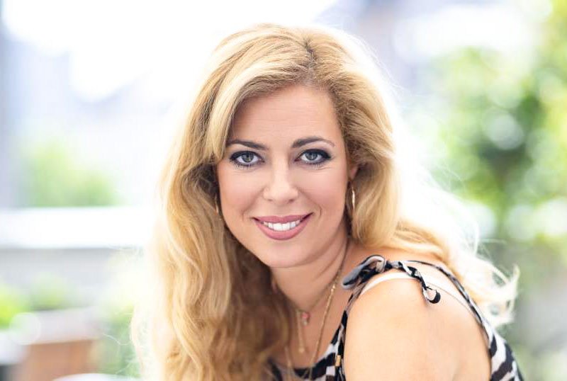 Ana Tavčar - Življenje me uči marsičesa vsak dan. V hitrem tempu mi dostavlja različne preizkuse, nekatere zelo subtilne, ampak intenzivne. Ljubezen do sebe – to je ultimativni cilj in vsakodnevna vadba hkrati.