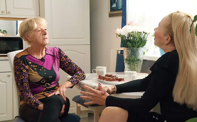 Milena Plešnar - Sonja Plešnar - Sonja je po srcu izredno dobra ženska, tudi do mene osebno. Resnično si ne znam predstavljati življenja brez nje, je pojasnila Milena, ki je ob obisku Mitje in snemalne ekipe povedala, da je bila hčerka prvič toliko časa od doma.