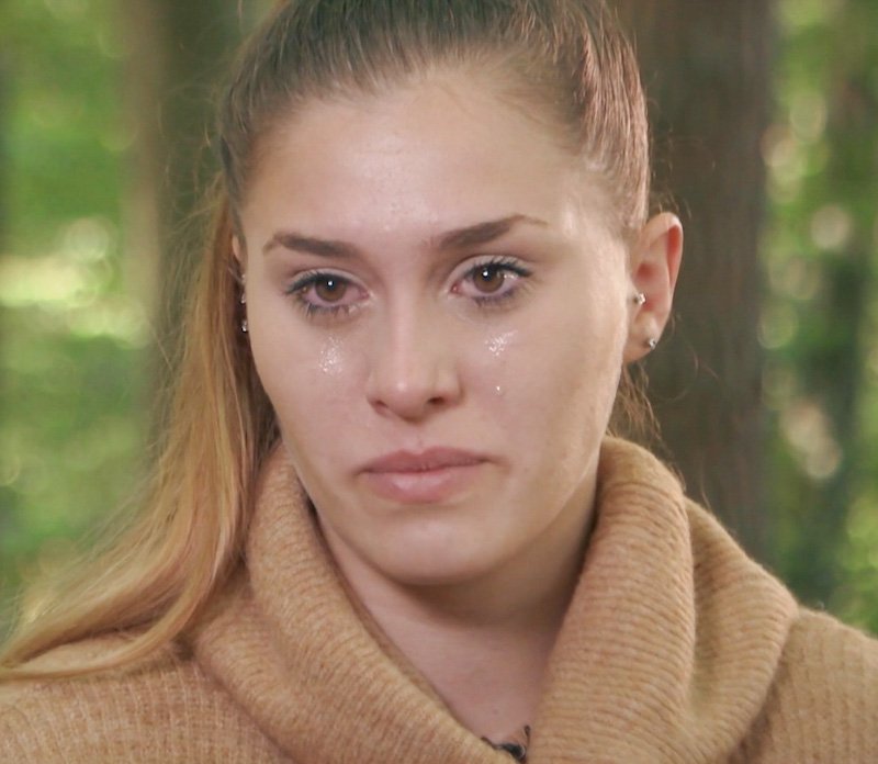 Tjaša Vrečič - Kmetija - V življenju moramo tudi skozi situacije, ki so težke, a čeprav so neprijetne, nas lahko ravno te oblikujejo v močnejšo osebo. Tudi Tjaša Vrečič ima za seboj grenke izkušnje, zaradi katerih v njej vse močneje tli motivacija, da si ustvari možnost za boljše življenje.