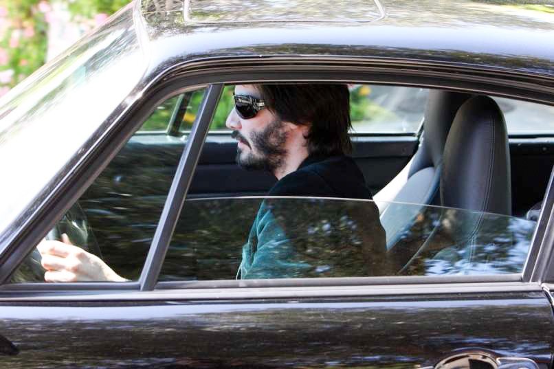 Po tistem, ko je postalo znano, da bo hollywoodski zvezdnik Keanu Reeves nastopil na dobrodelnem dogodku v podporo tibetanske kulture, je na kitajskem delu spletnih prostranstev završalo. Dogodek se bo v Združenih državah Amerike odvil 3. marca. Pobudnik dogodka je Dalajlama.