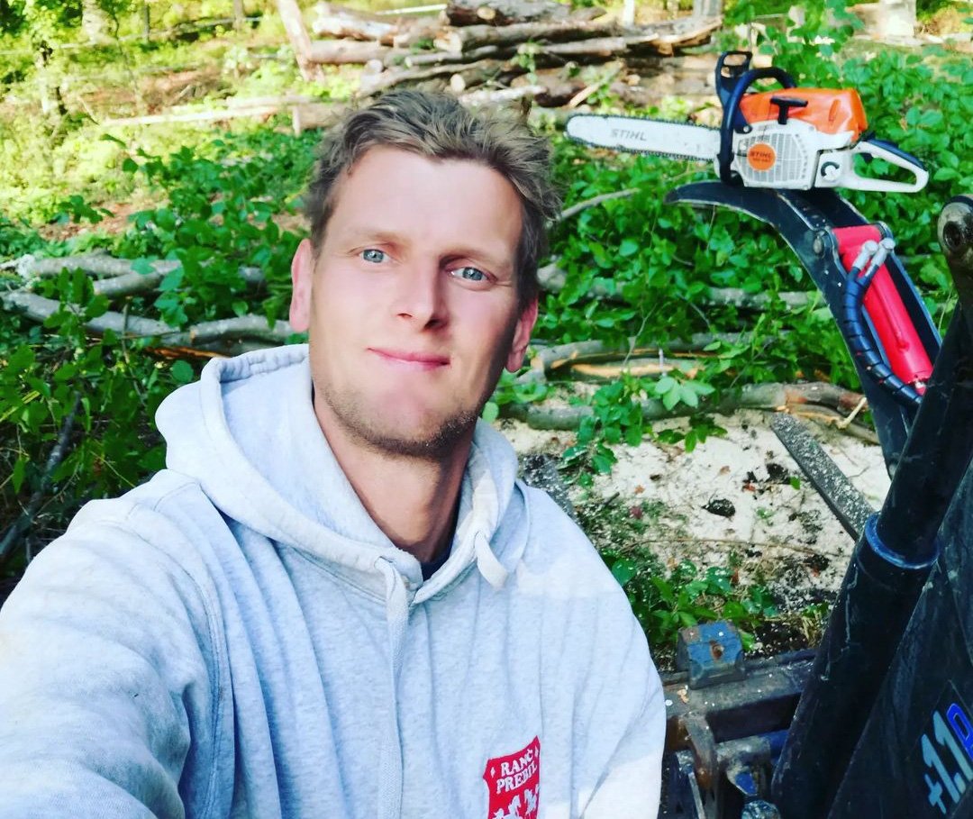 V prvem delu snemanja šova Ljubezen po domače, ki se je konec avgusta odvil v dvorcu Štatenberg, smo Jureta Struno spoznali kot simpatičnega temnolasca.