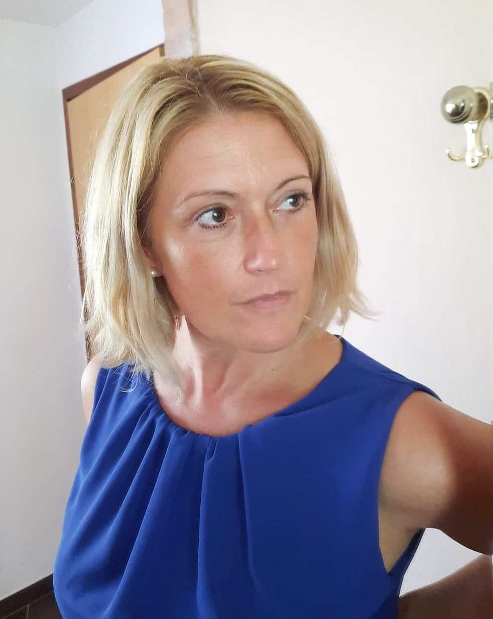 Nataša Masten in Jure Struna - Ko so jeseni pričeli s snemanjem dogajanja na njegovi domačiji, pa je 38-letnik kandidatke presenetil z novo podobo, lase je namreč posvetlil s sivimi barvnimi toni.
