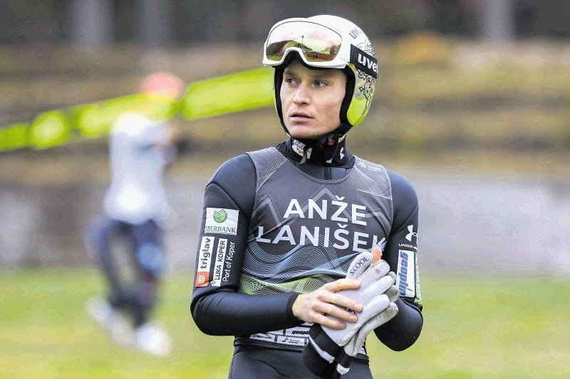 Njegovo kariero so zaznamovale tudi zdravstvene težave, po več poškodbah, med drugim tudi po dveh strganih križnih vezeh, se zadnja leta ni vrnil na nekdanjo raven. Kljub temu je v zadnjem obdobju pokazal napredek in se pred dvema tednoma veselil ekipnega srebra na SP v poletih v Vikersundu.