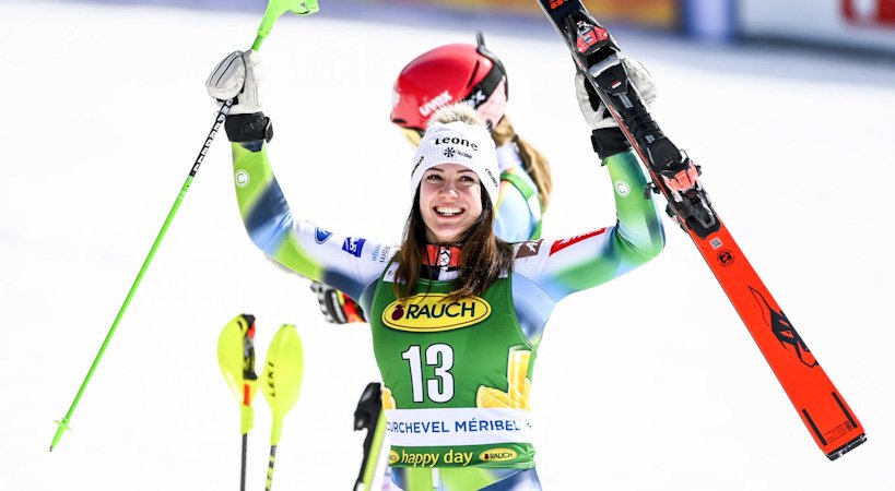 Slovenka Andreja Slokar je zmagala na slalomu za svetovni pokal v Meribelu, zadnjem v tej sezoni. Ana Bucik, tretja na polovici tekme, je bila na koncu četrta.