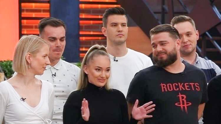 Žanet Briški in Timotej Cizej - v en glas zatrdita, da je iz prijateljstva nastala ljubezen, najbolj pa sta se spoznala v zaodrju, ko so tekmovalci med pripravami na snemanje posedali na kavču.