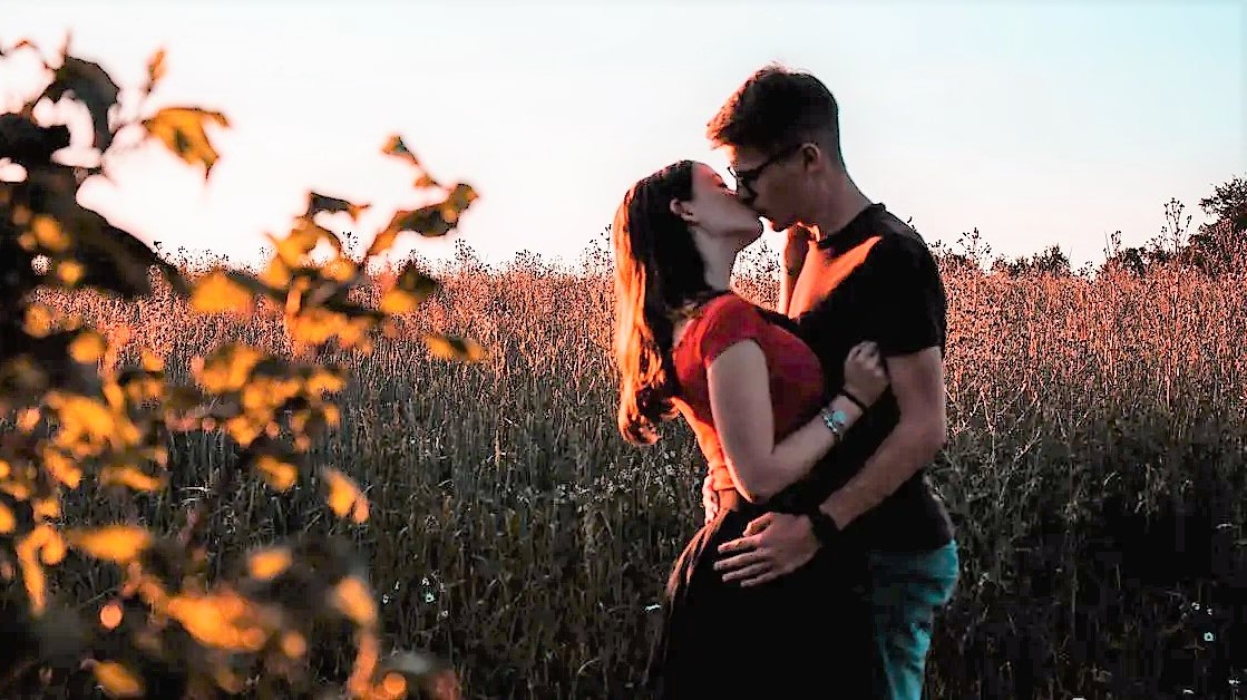 Read more about the article Kaj pa, če sva rojena v istem znamenju ?