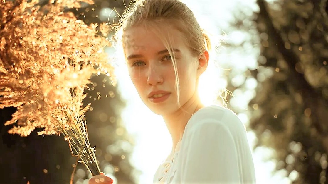 Read more about the article Ženska si ne želi biti “zoprna”, ampak si želi biti ženska v vsem svojem sijaju