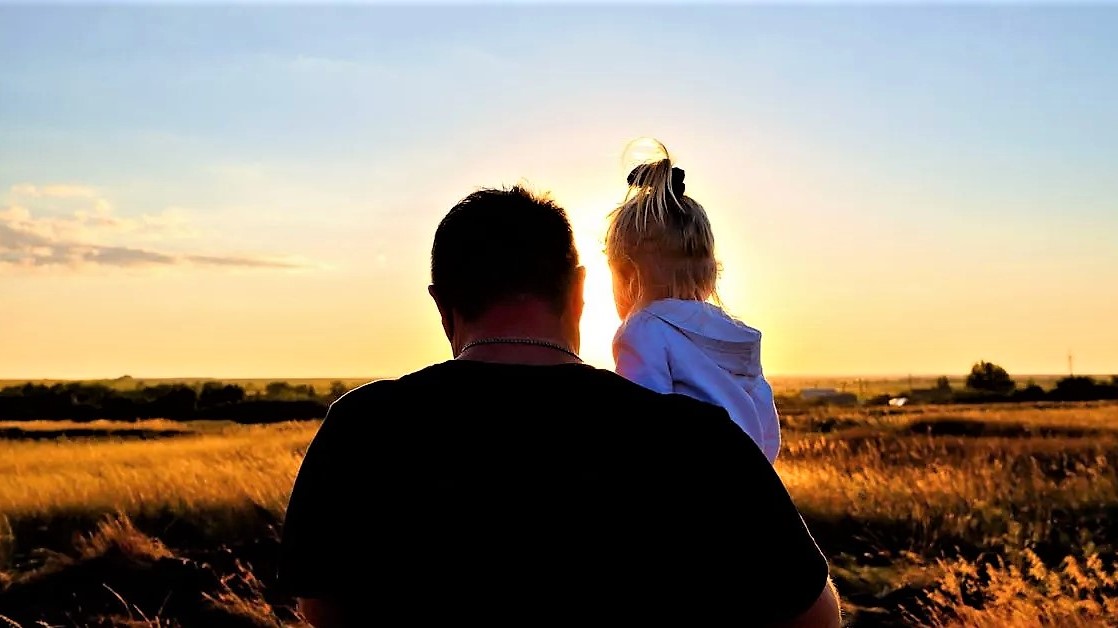 Read more about the article IZJEMNO pomemben pogovor očeta s hčerko